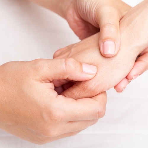 hand-therapy-PacificPro-Physical-Therapy-&-Sports-Medicine-California-Murfreesboro-TN